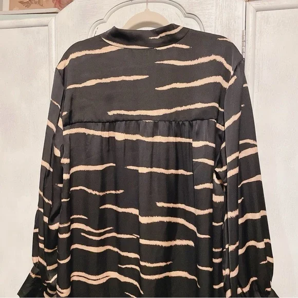 H&M Black and Tan Striped Tunic Size XL - Picture 6 of 6